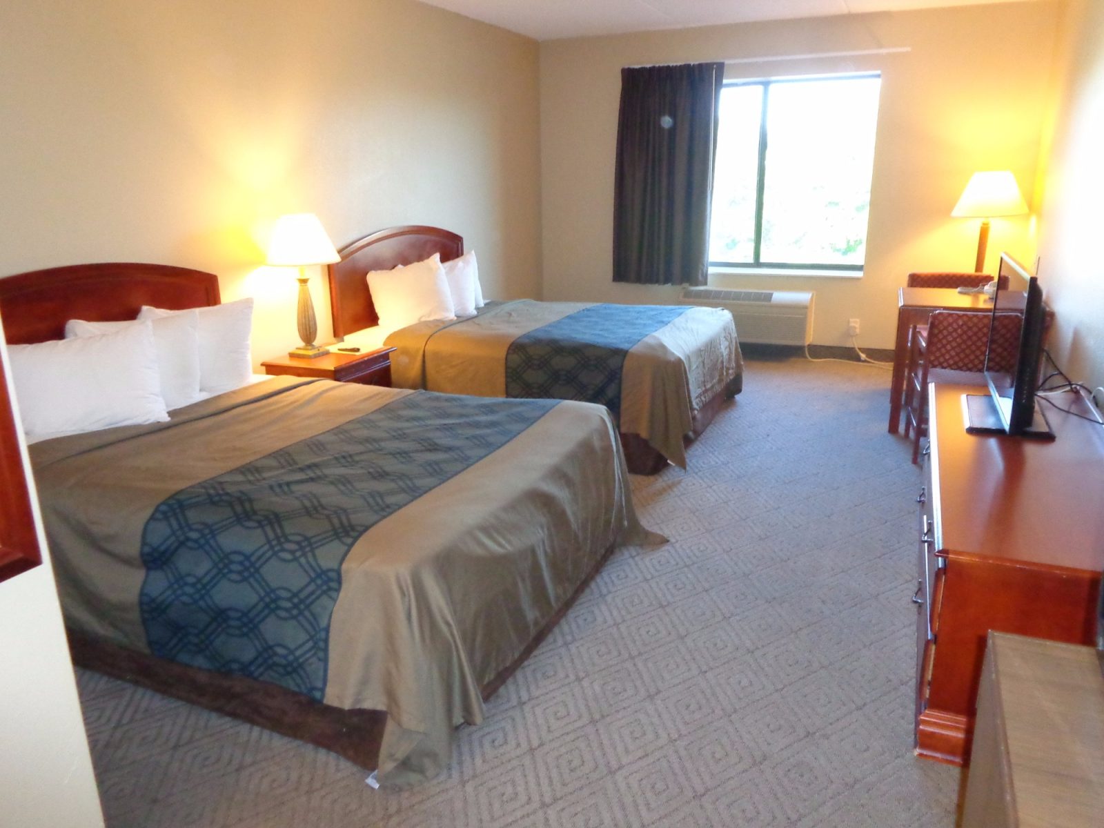 Rodeway Inn & Suites Milwaukee