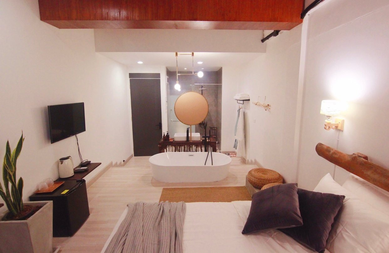 Yolo Bangkok Boutique Hotel