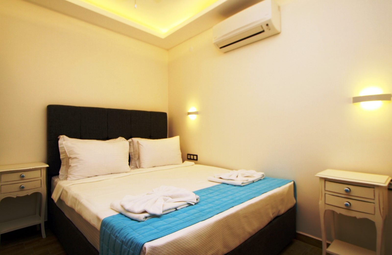 Cesme Kale Tas Apart