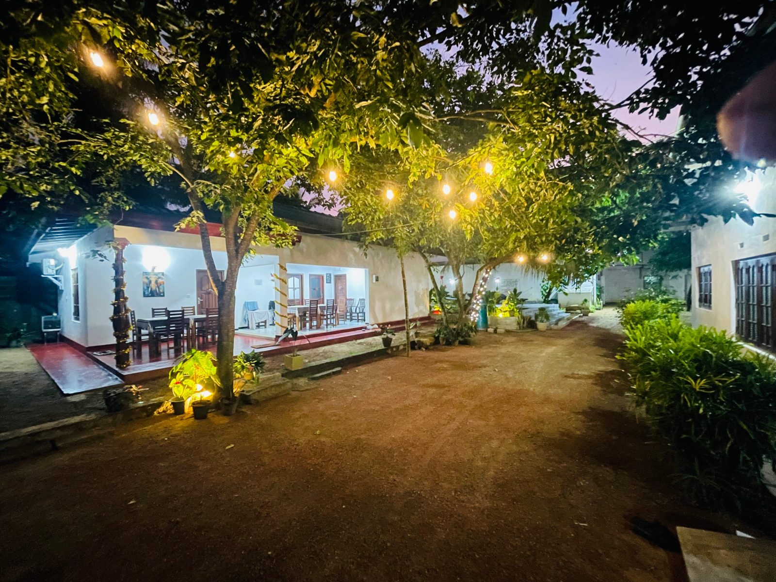 Aliya Aliya Hikkaduwa