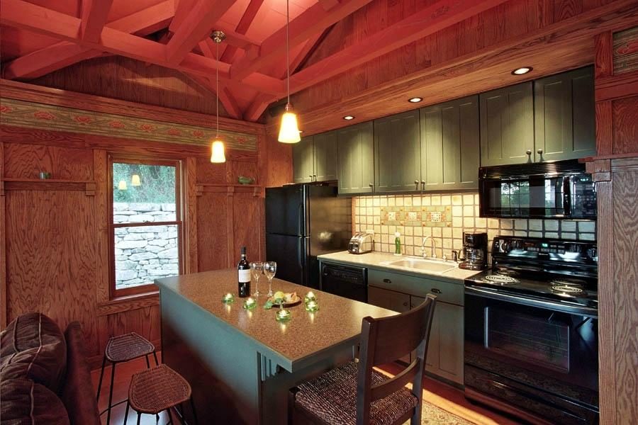 Bittersweet Cottage & Suite