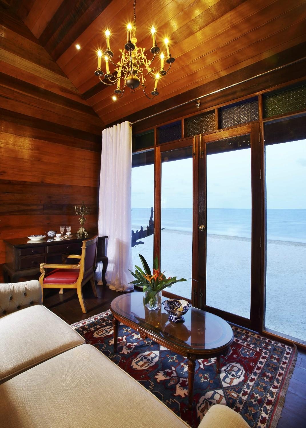 villa danialla beach hotel kota bharu