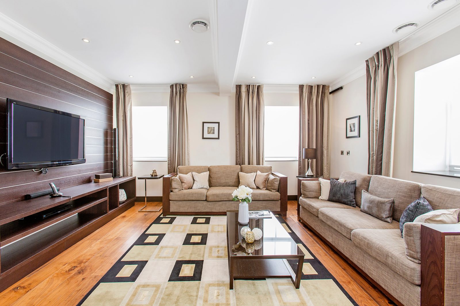 130 queensgate hotel london