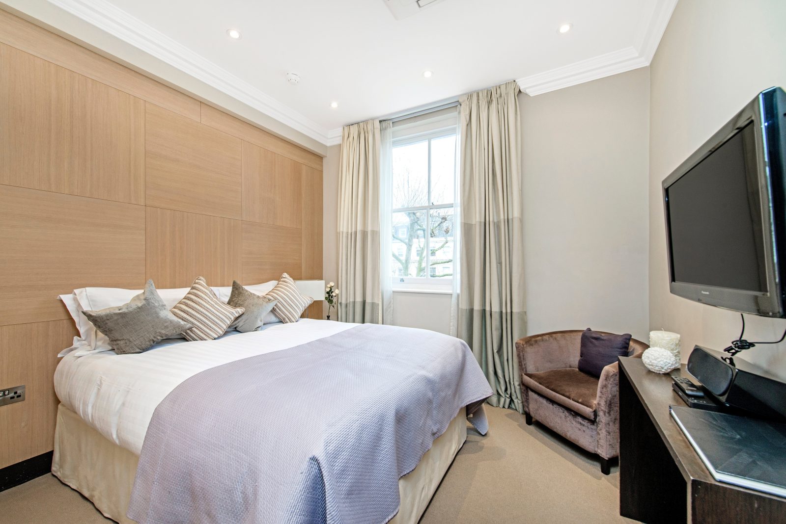 130 queensgate hotel london