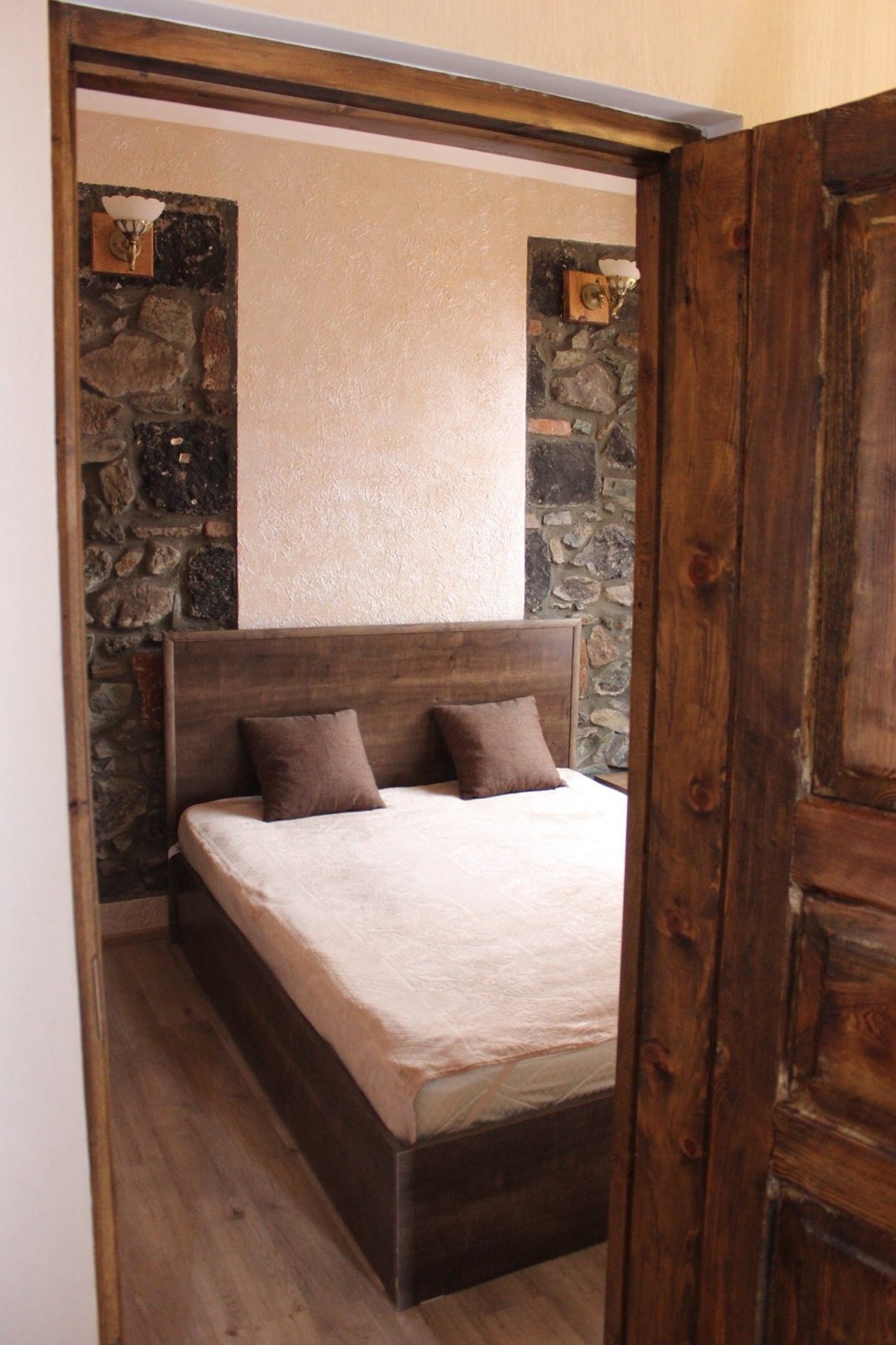 3+2 Dilijan Guest House