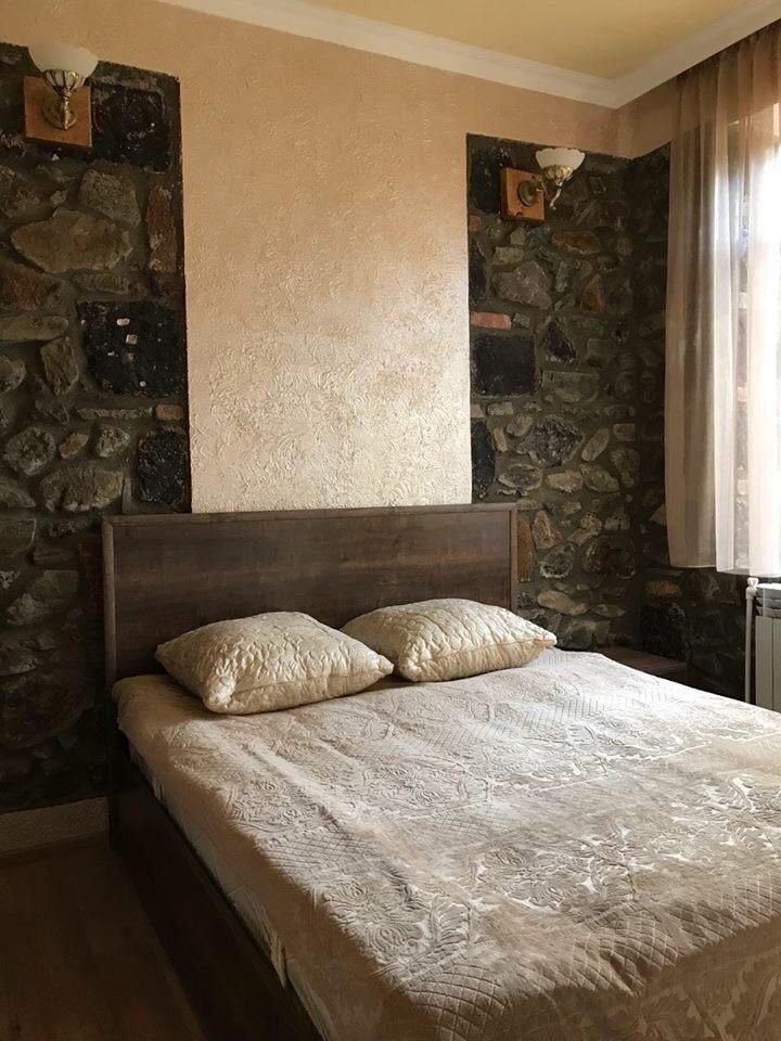 3+2 Dilijan Guest House