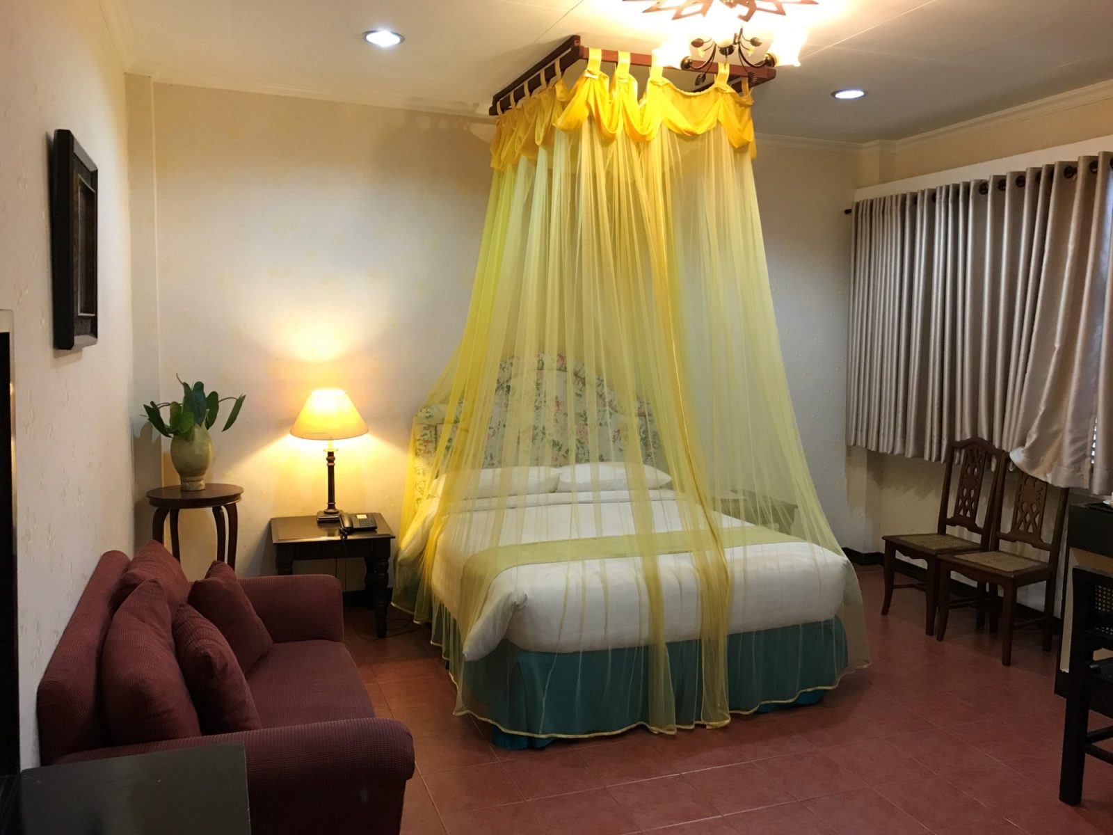 White Knight Hotel Intramuros