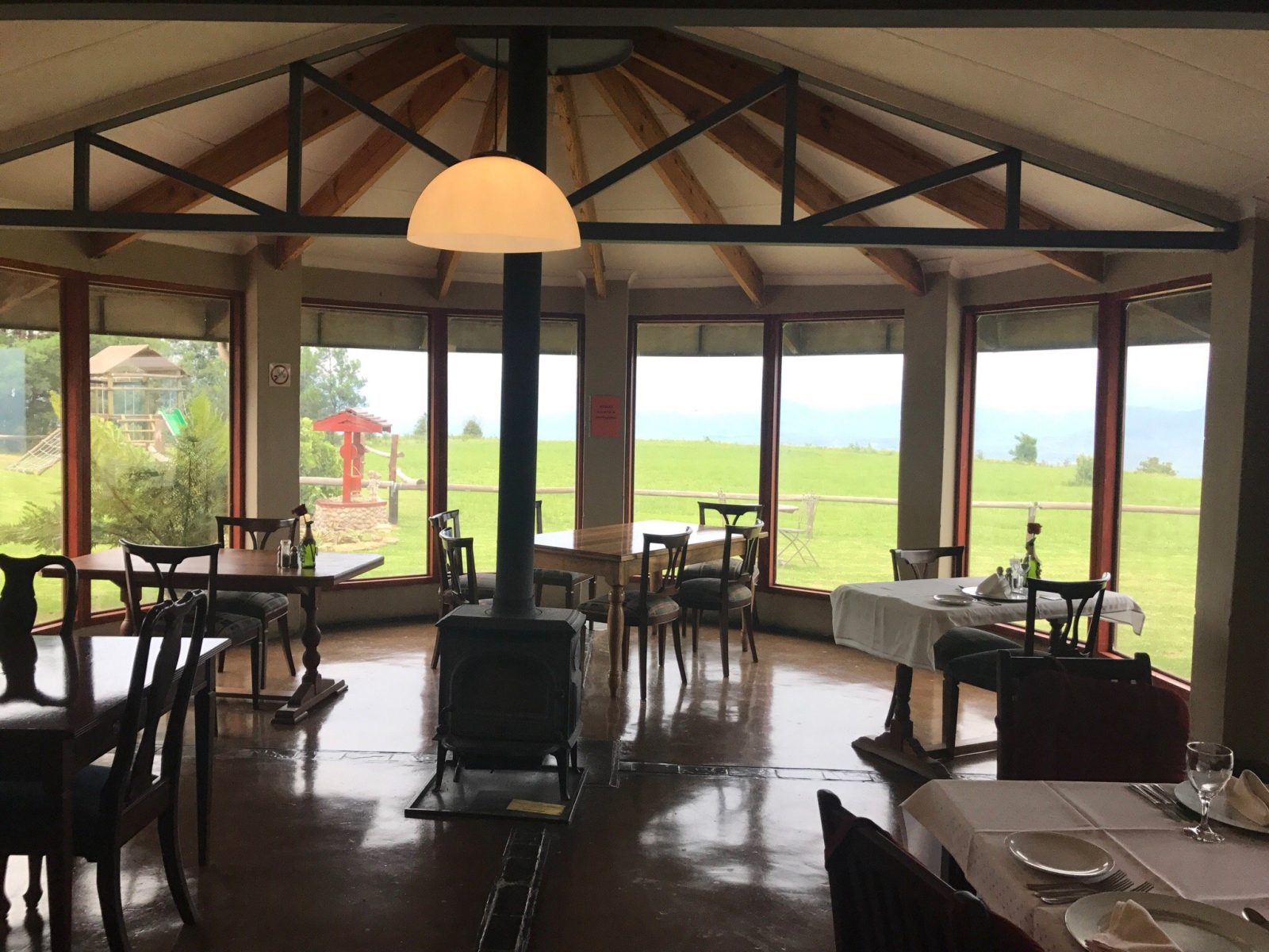 Drakensberg Mountain Retreat - Vergezient Lodge