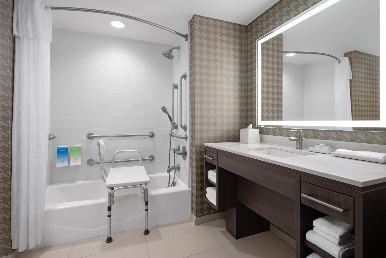 Home2 Suites Des Moines at Drake University