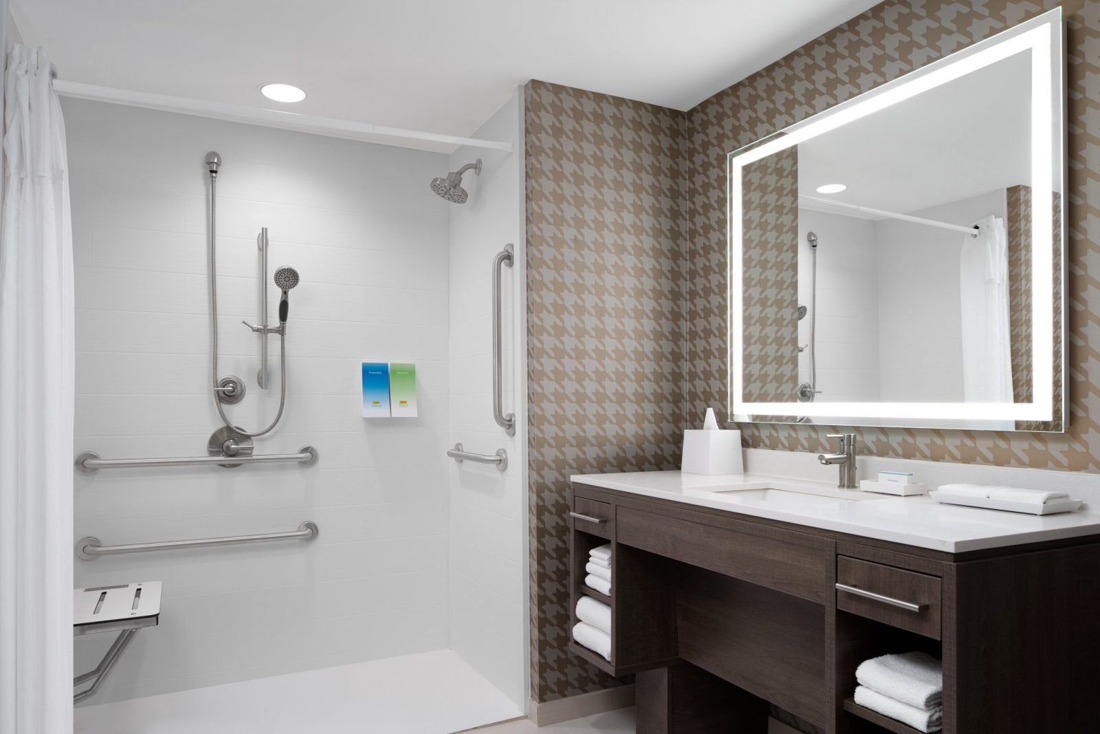 Home2 Suites Des Moines at Drake University