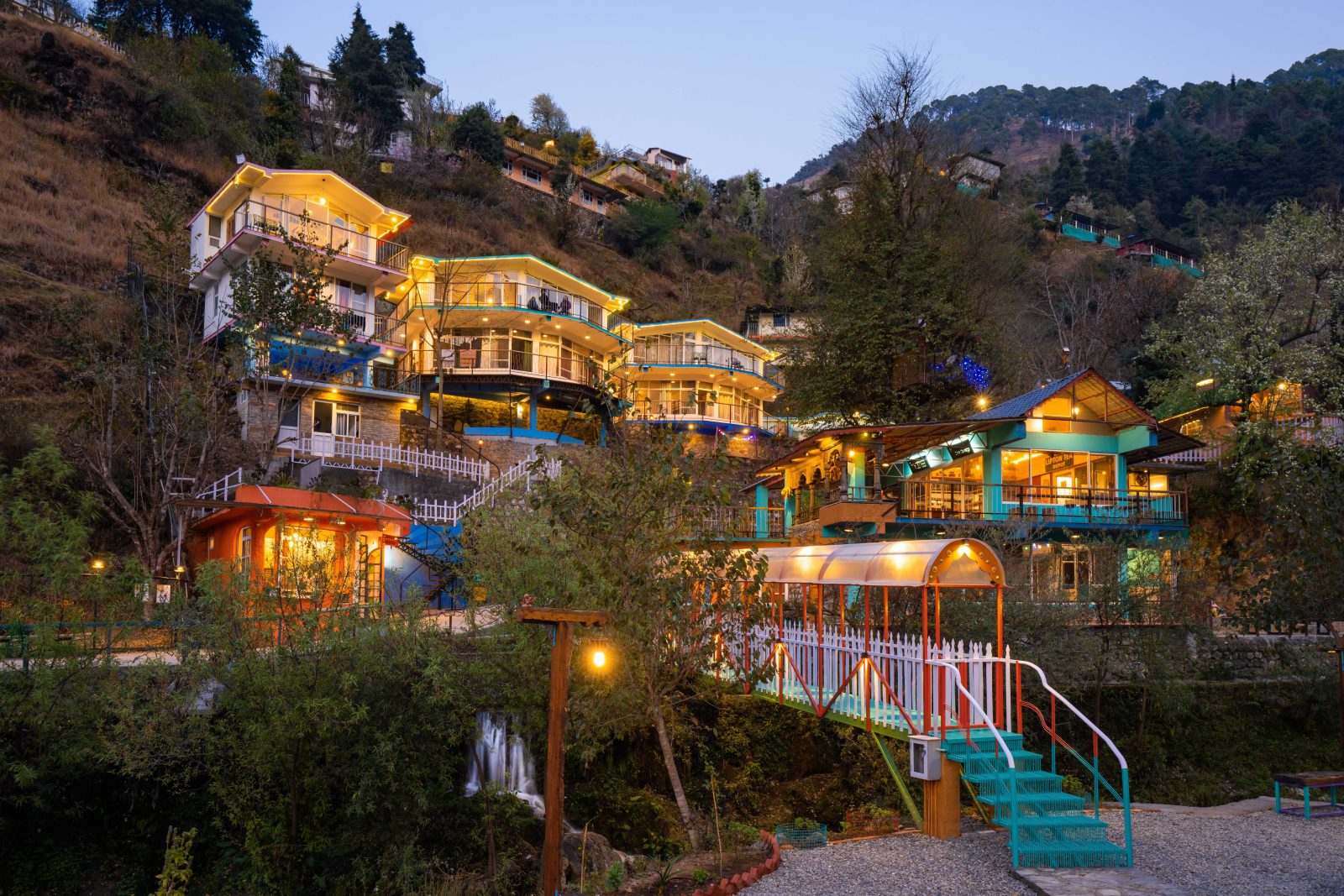 Zostel Plus Mussoorie (Kempty)