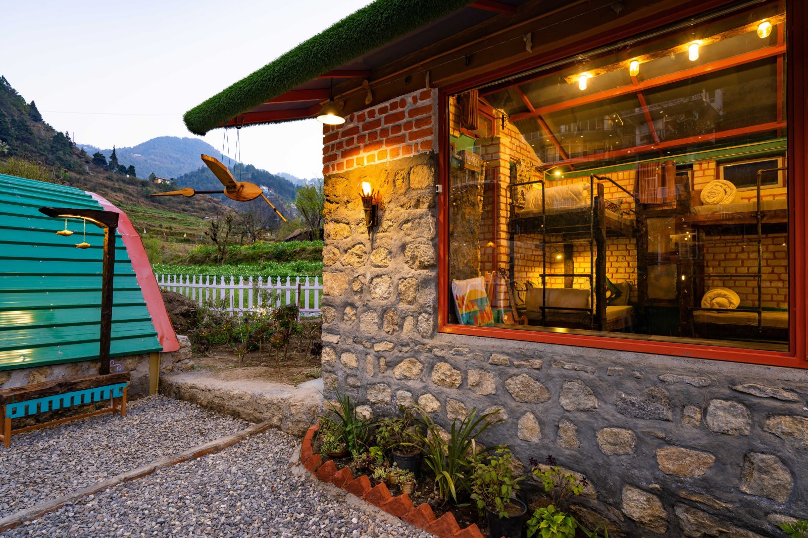 Zostel Plus Mussoorie (Kempty)