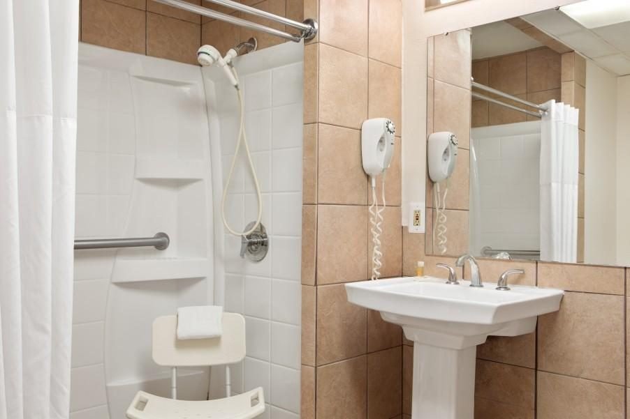 Rodeway Inn & Suites Monroeville-Pittsburgh