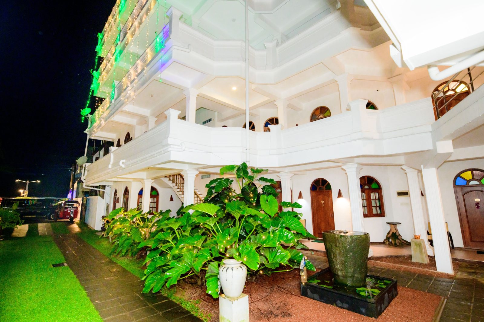 Royal Beach Hotel Hikkaduwa