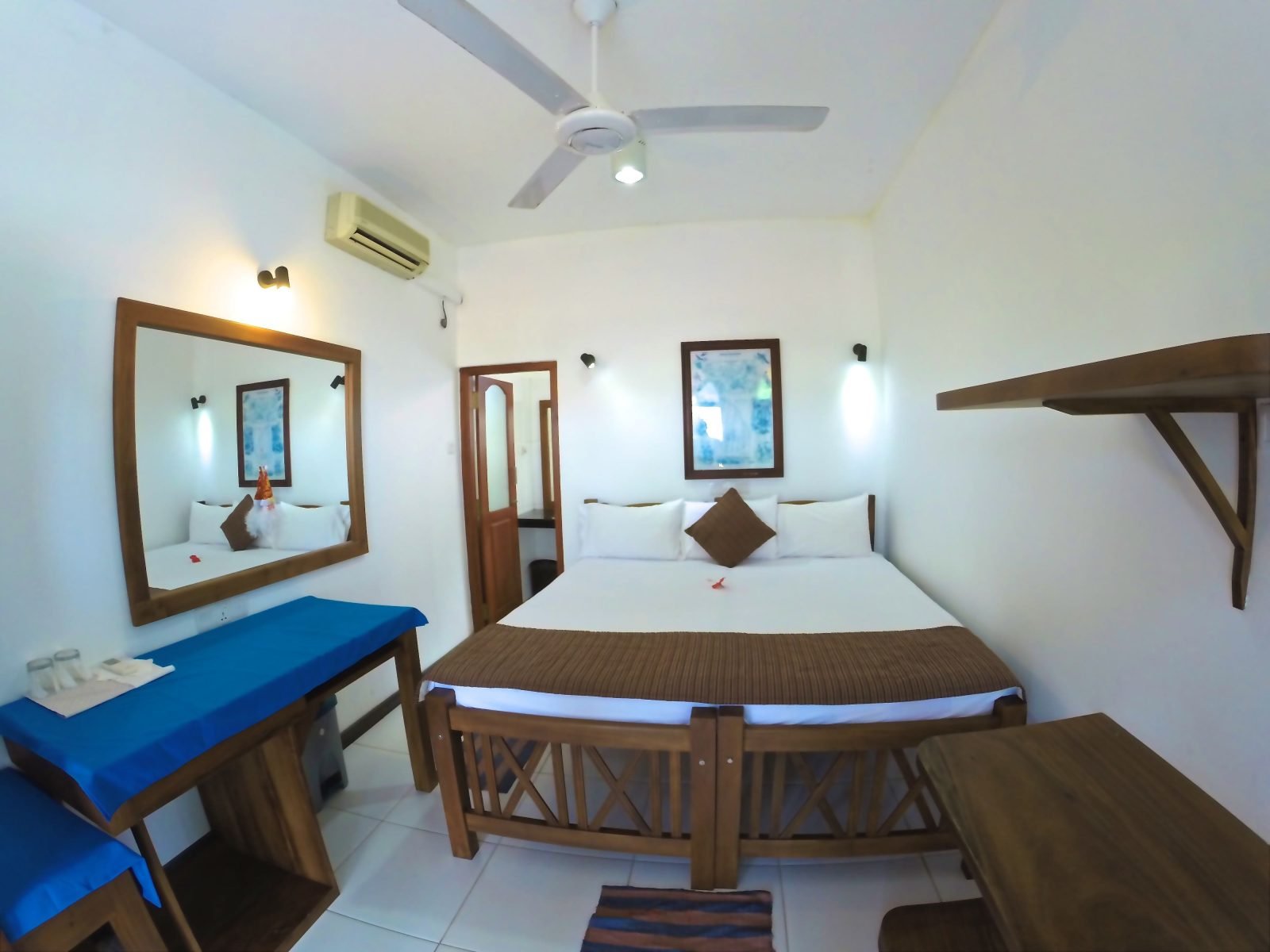 Royal Beach Hotel Hikkaduwa