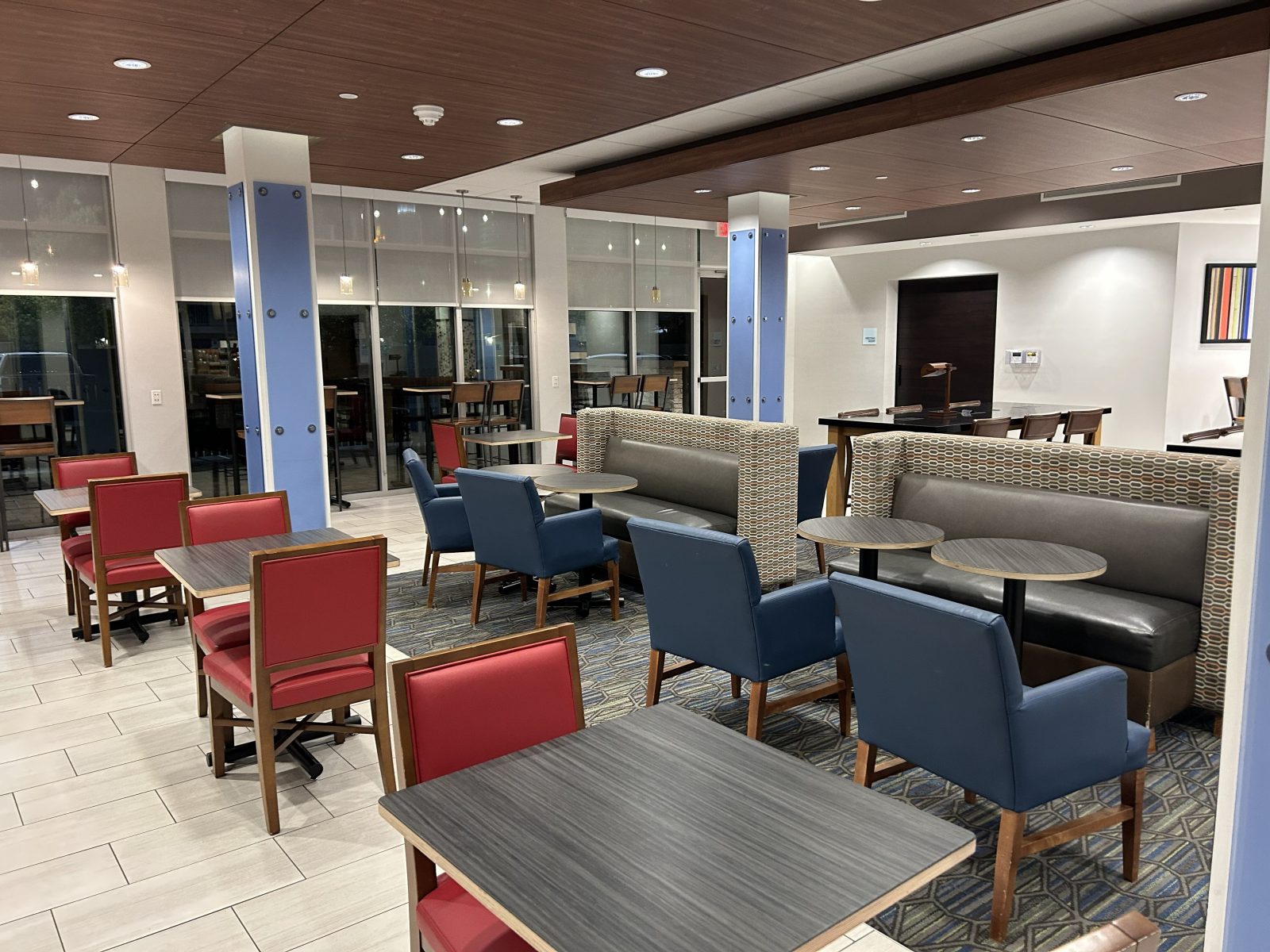 Holiday Inn Express & Suites Las Vegas - E Tropicana by IHG