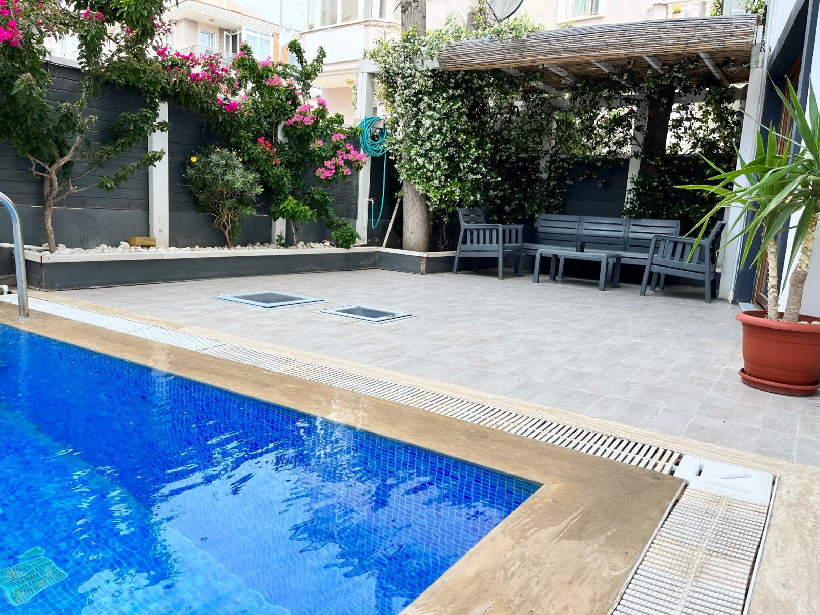 Cesme Life Otel