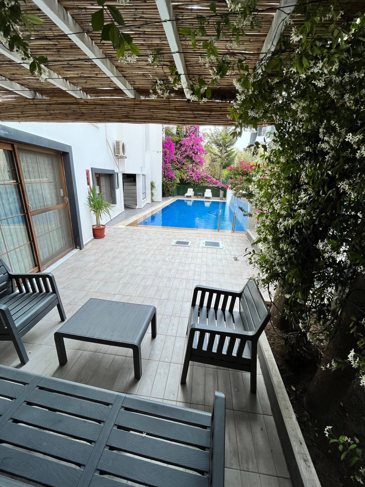 Cesme Life Otel