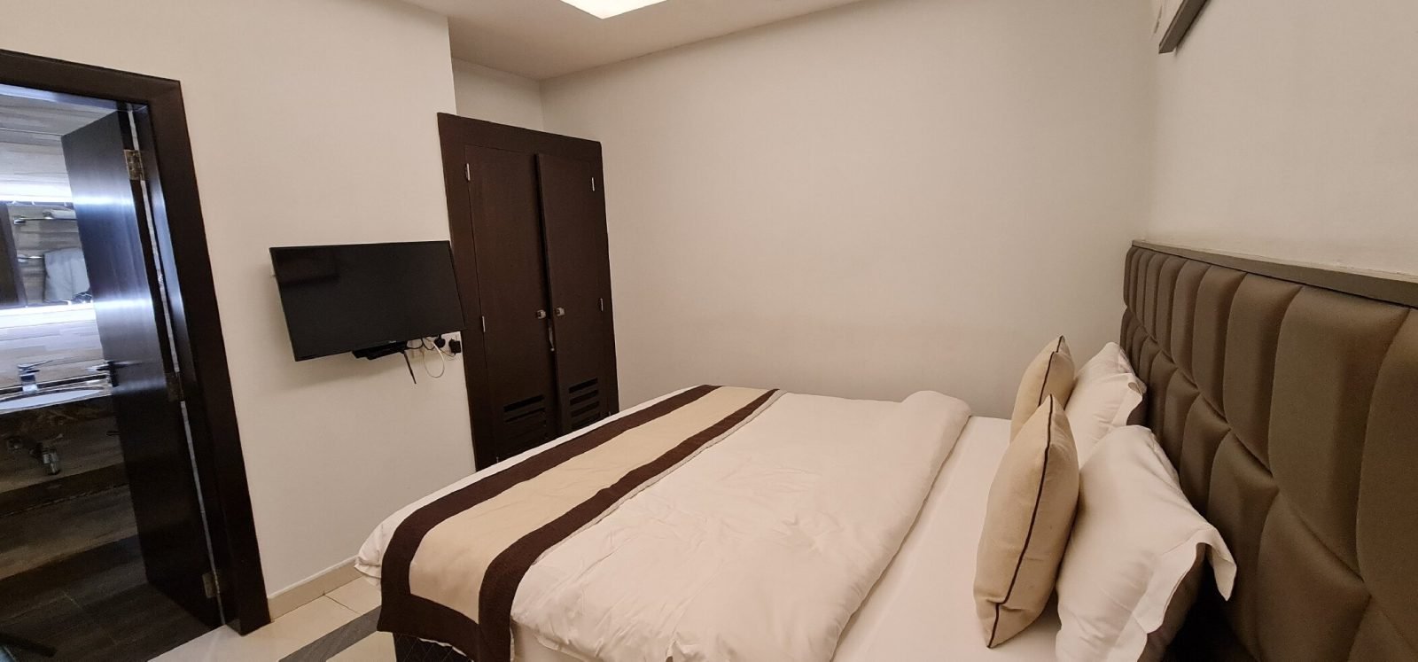 Viveka Hotel Colombo