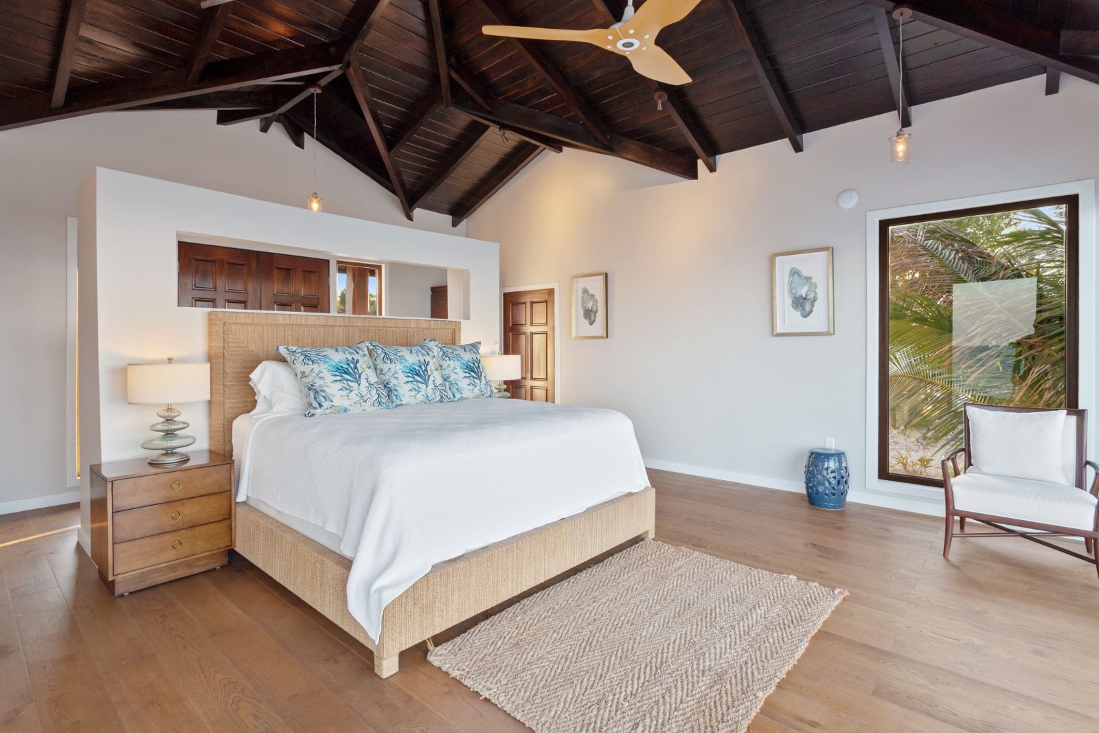 Ray Caye Island Resort