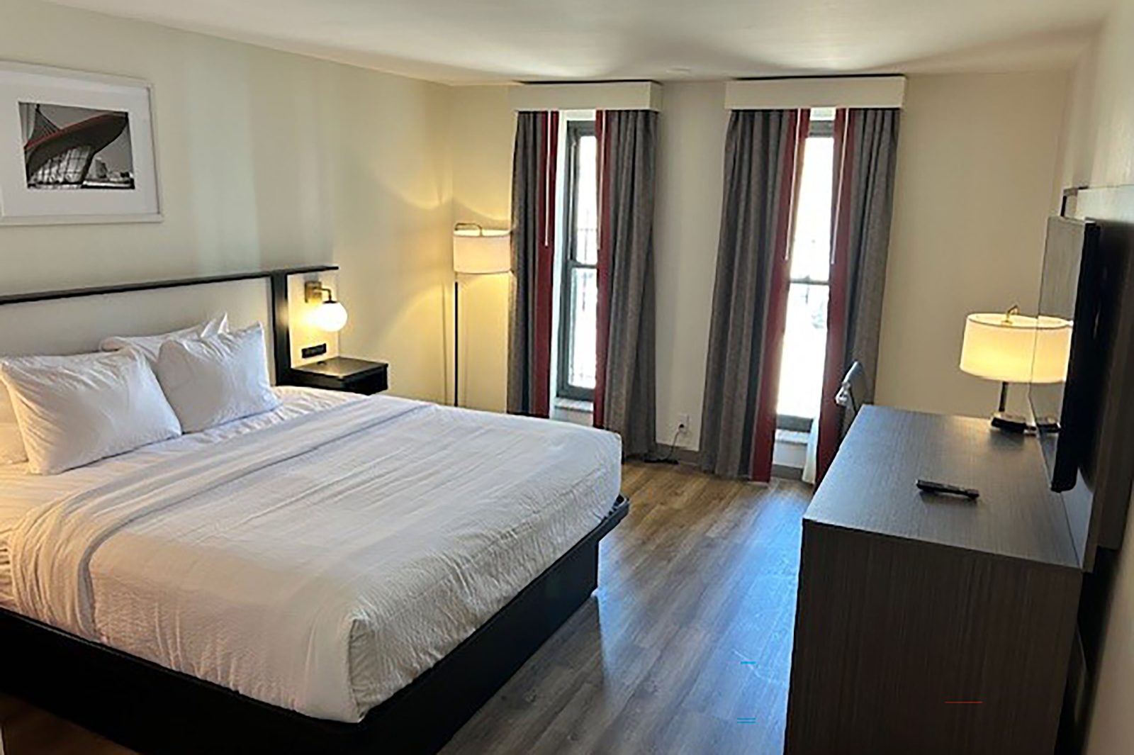 ambassador inn @ marquette hotel milwaukee