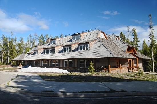 dunraven hotel yellowstone national park
