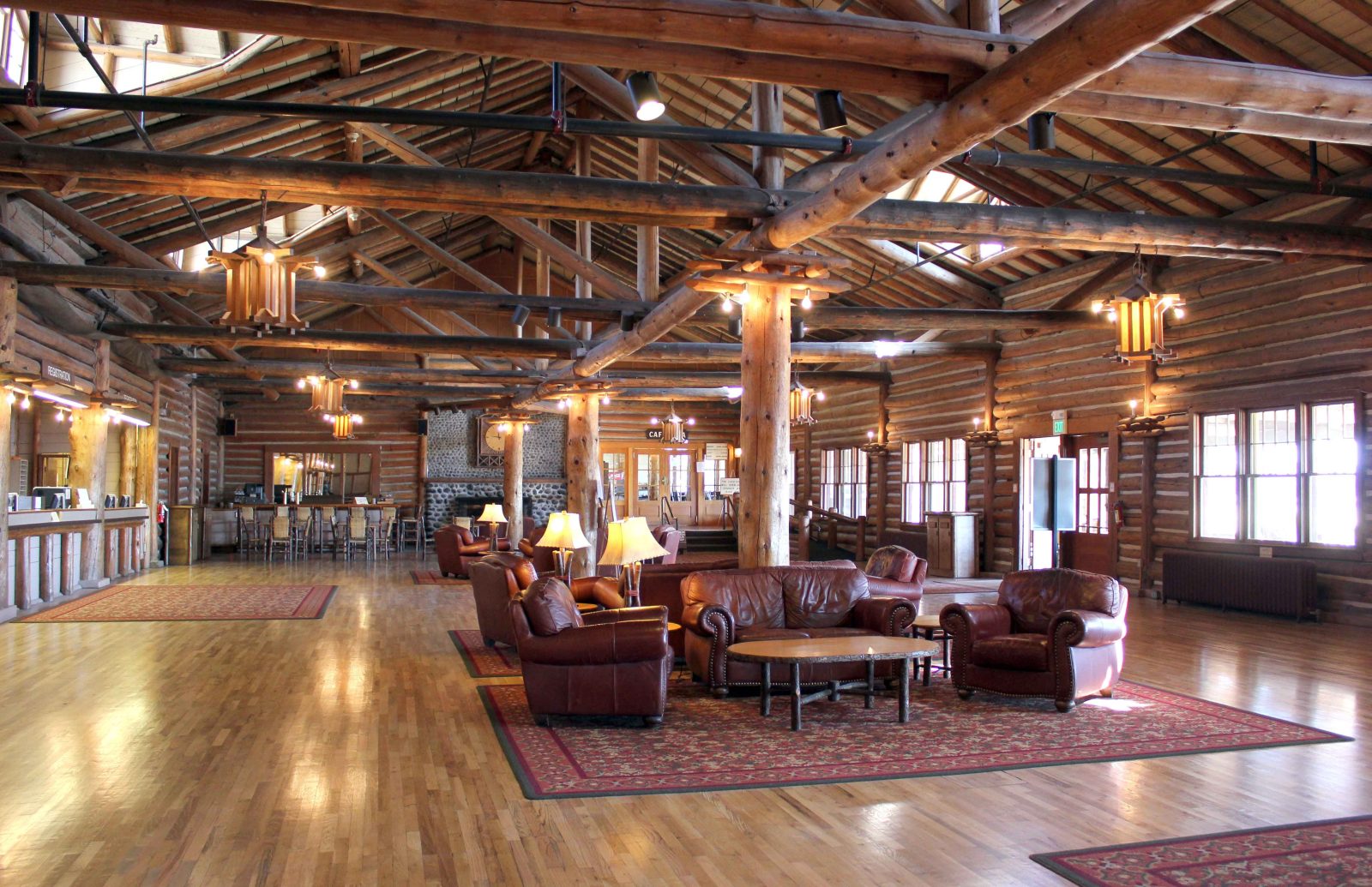 yellowstone lake lodge