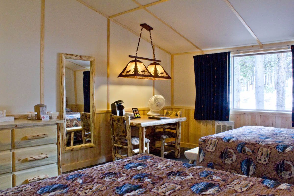 yellowstone lake lodge