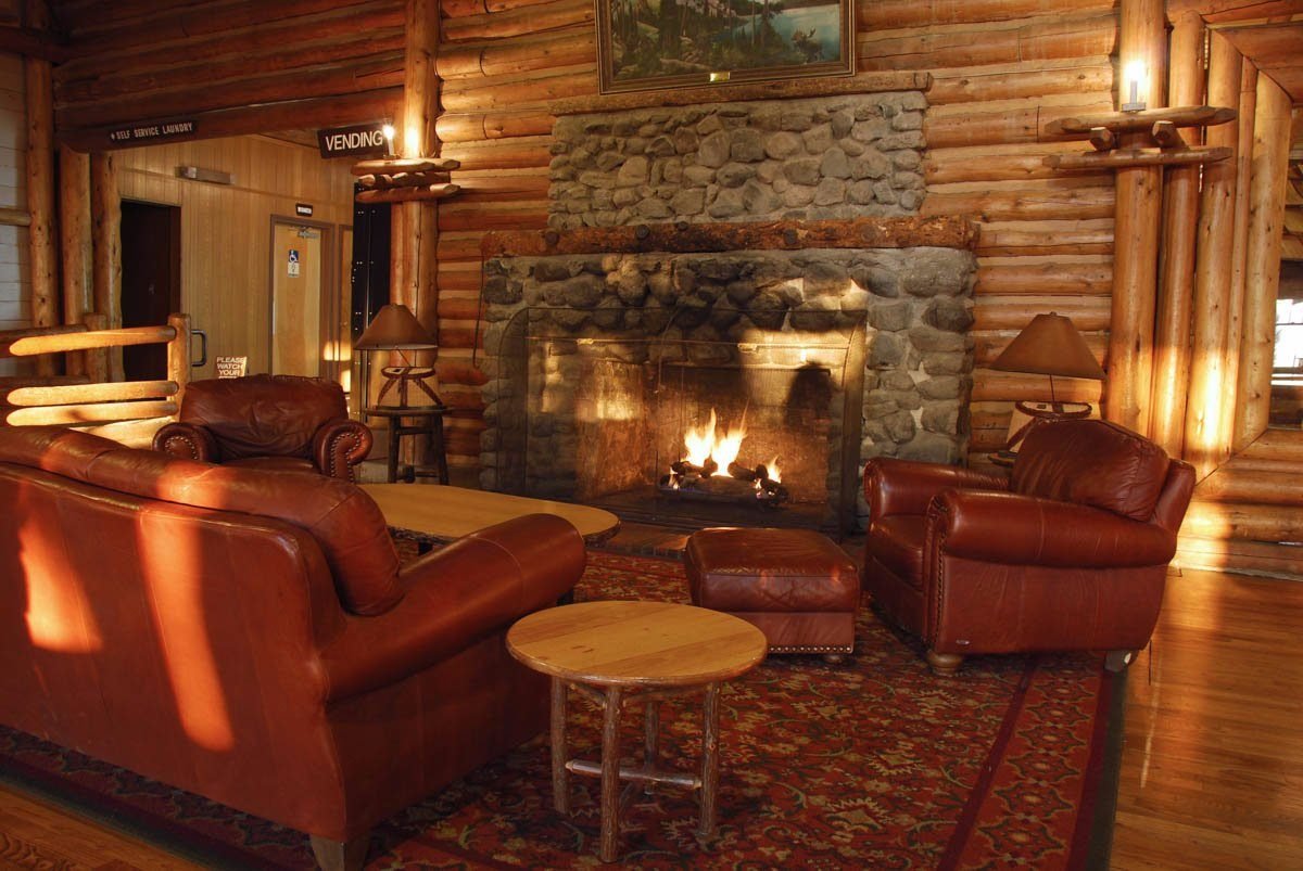 yellowstone lake lodge