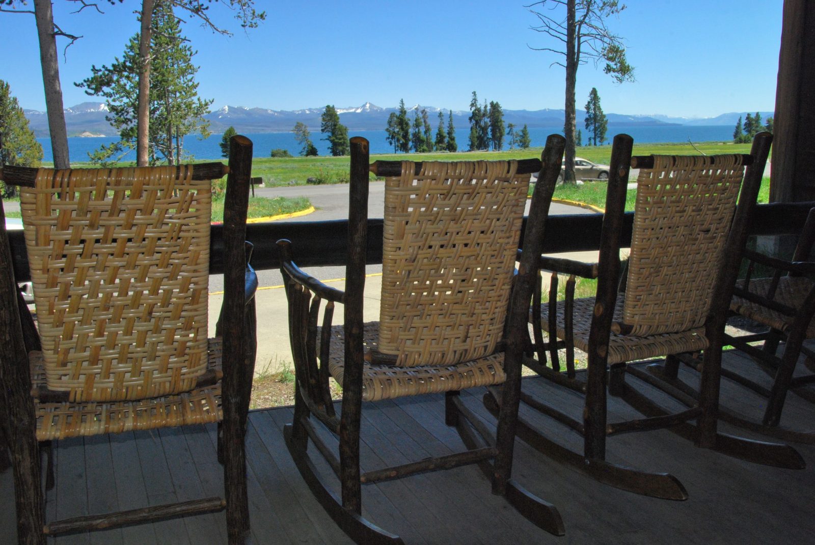 yellowstone lake lodge
