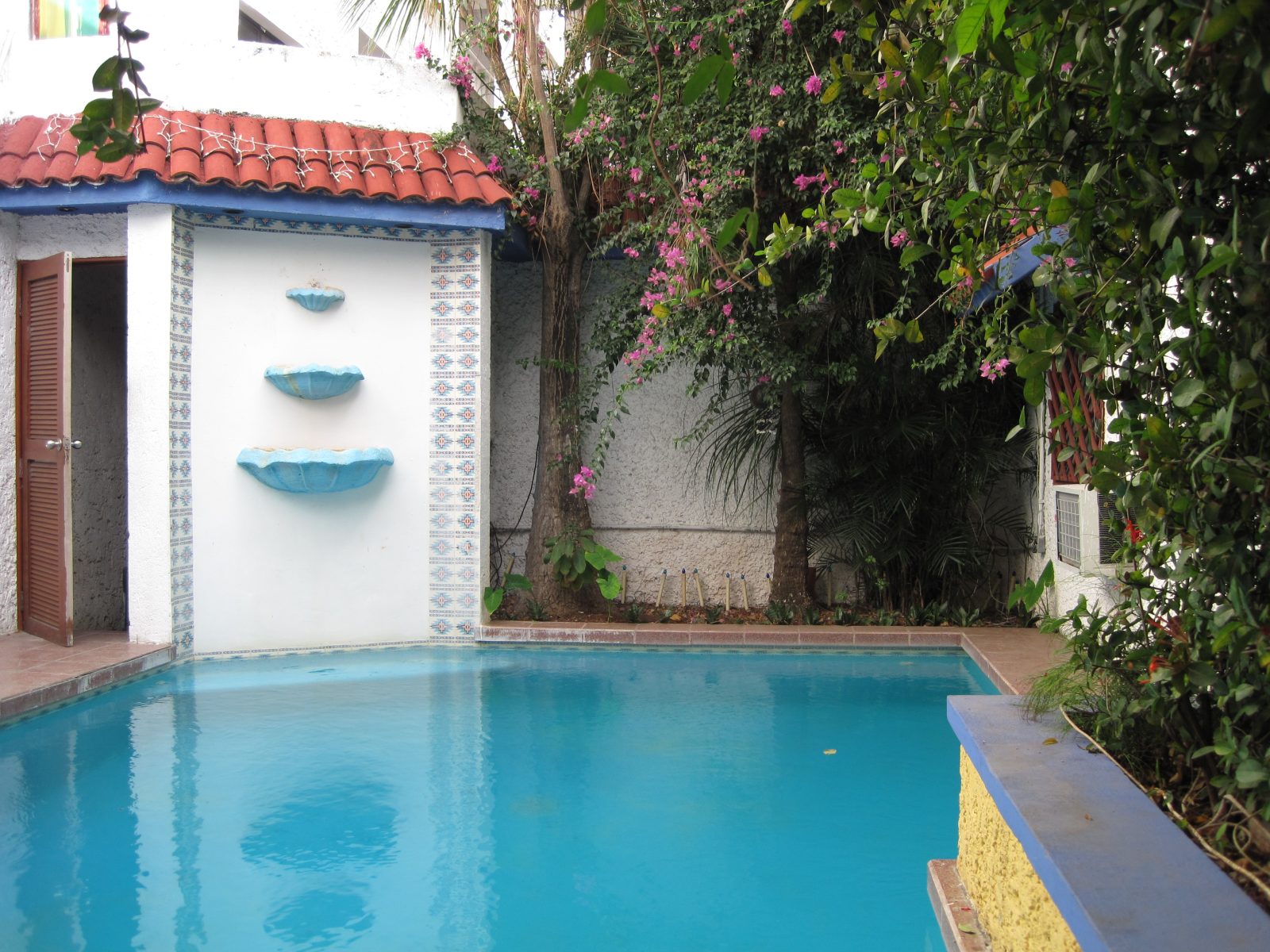 moms hotel playa del carmen