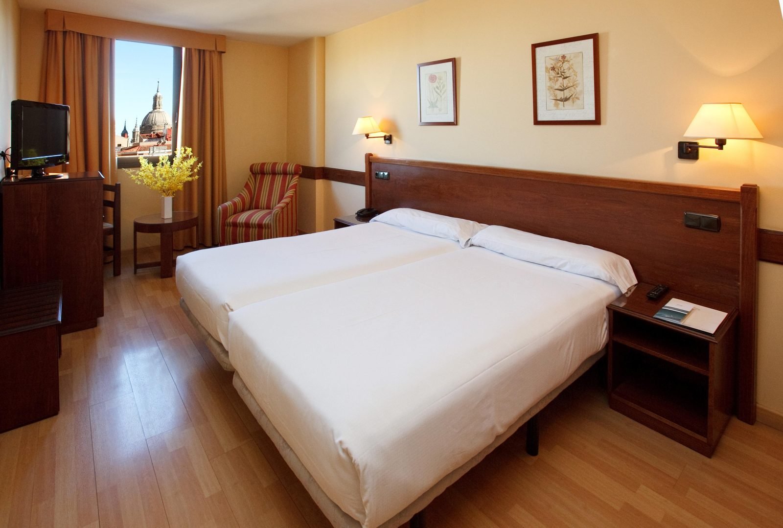 oriente hotel zaragoza
