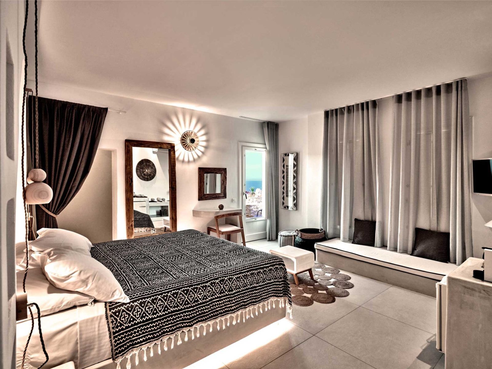 MYTHIC PAROS
