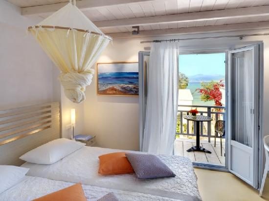 iria beach art naxos