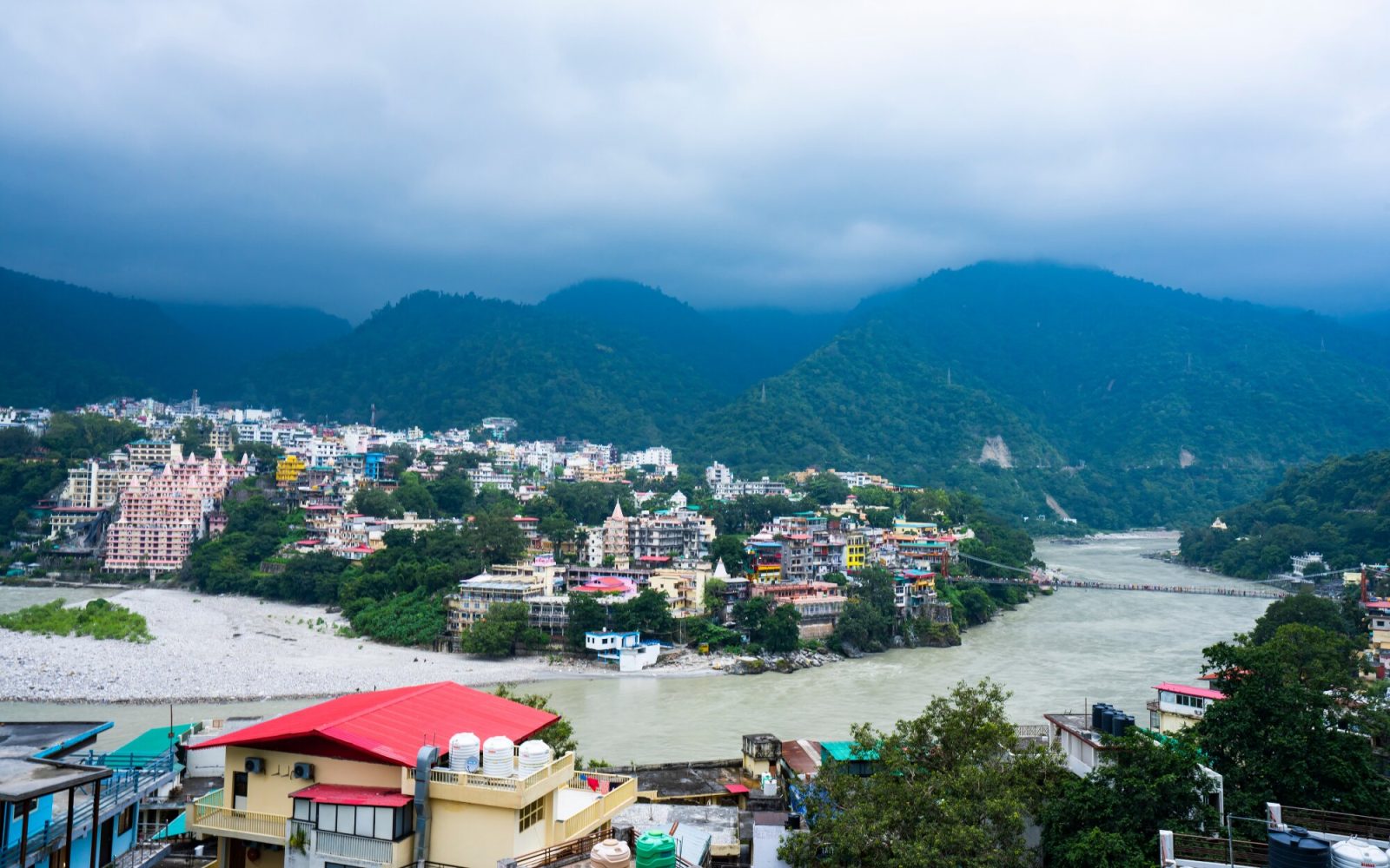 Gostops Rishikesh, Lakshman Jhula