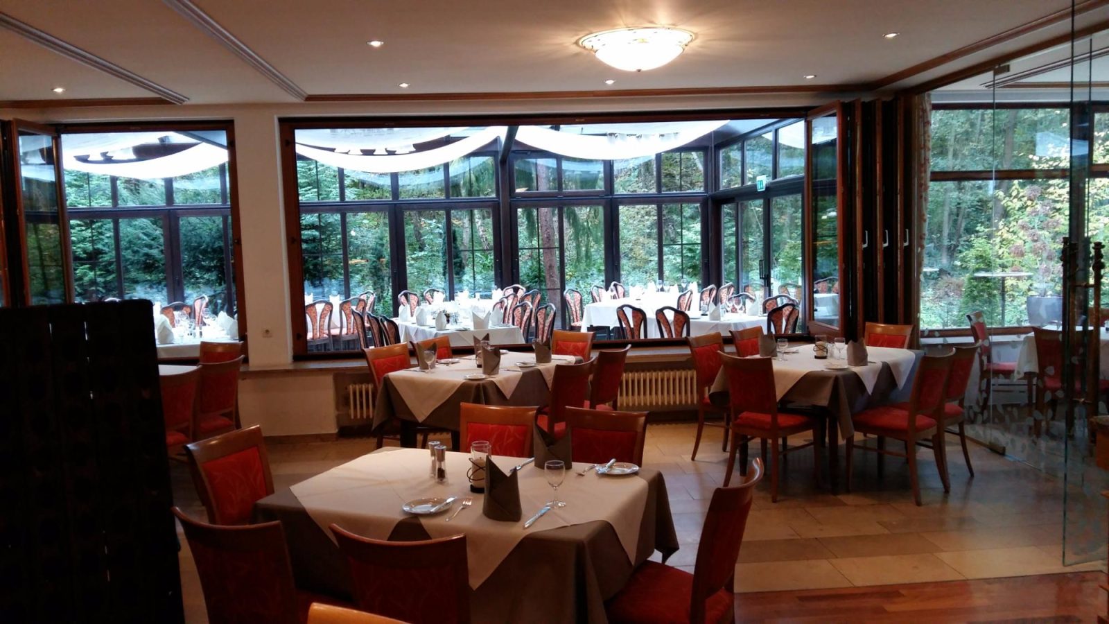 Wald Cafe Hotel