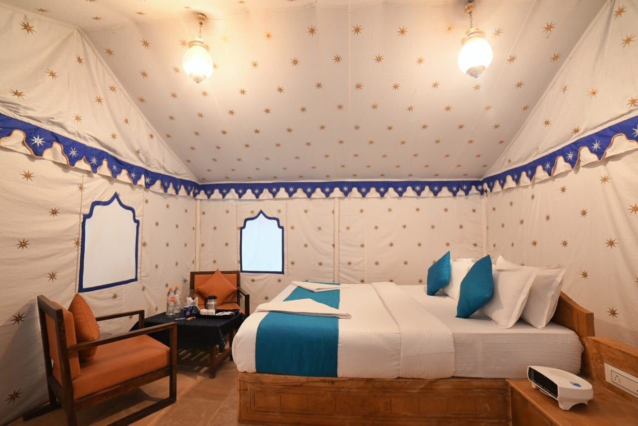Holiday Couple safari camp Jaisalmer
