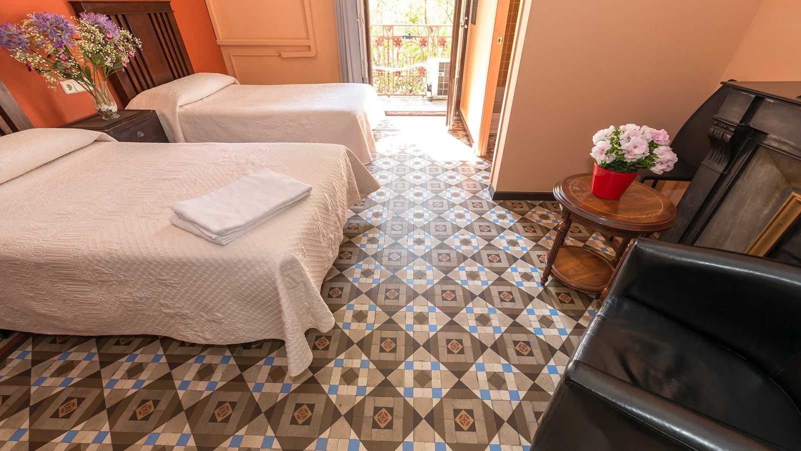 hostal girona hotel barcelona
