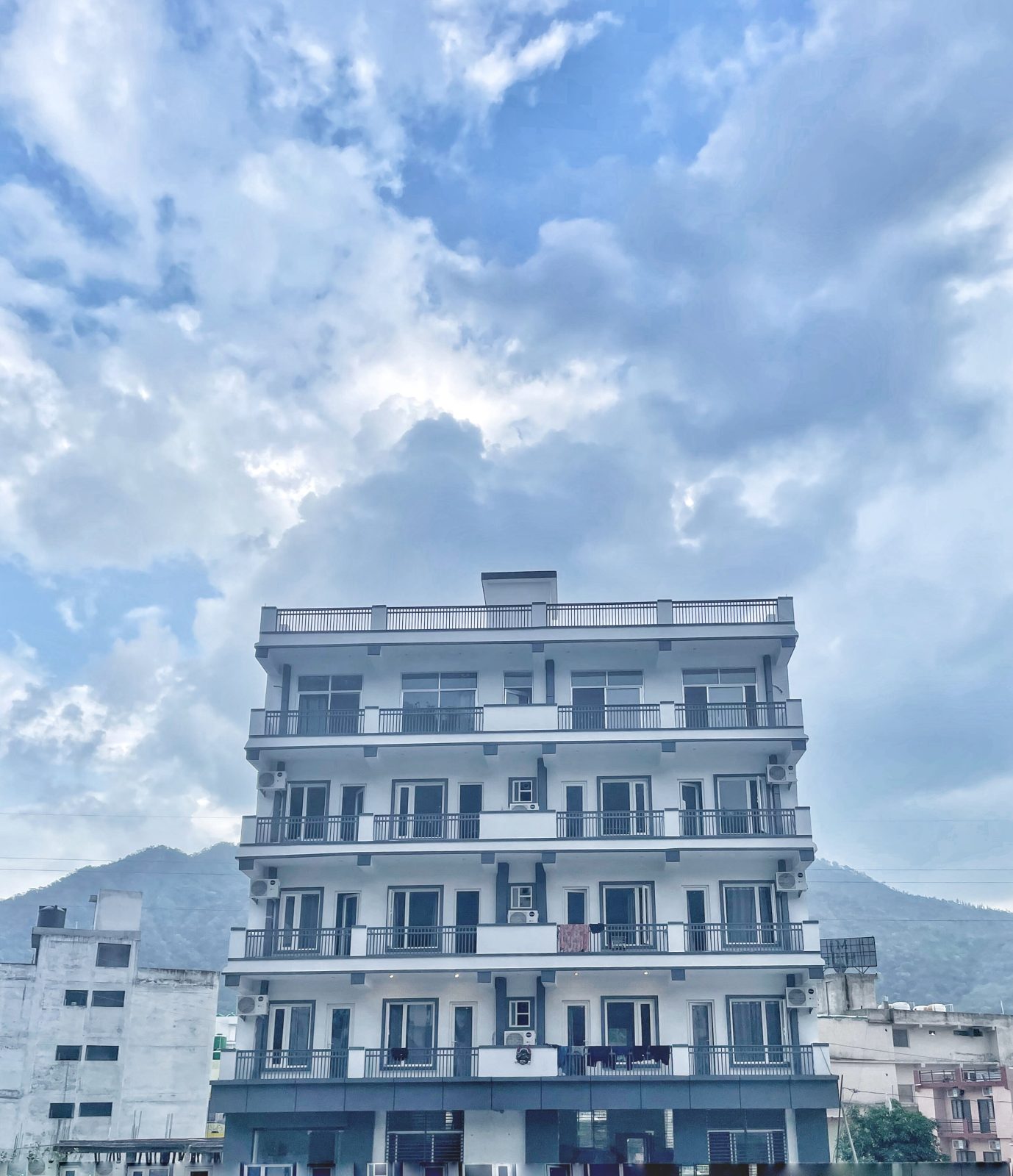 Hot - House Of Travellers, Rishikesh