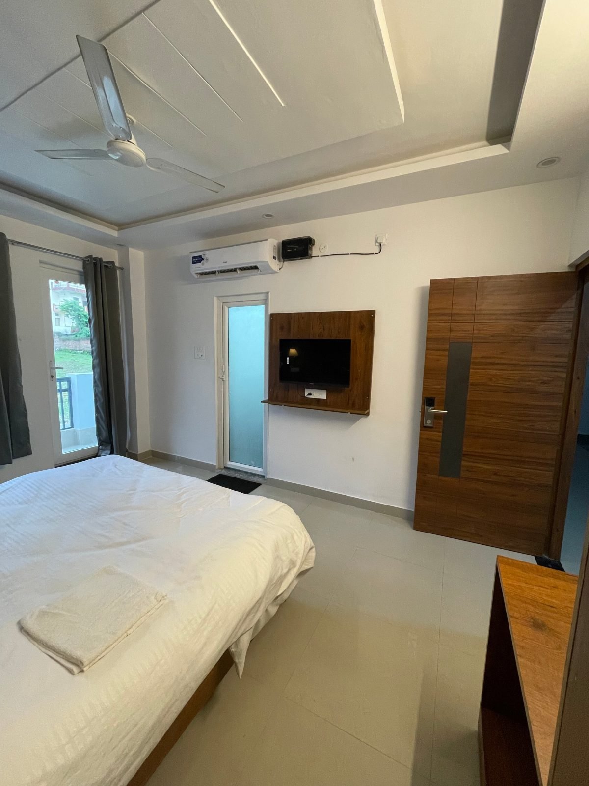 Hot - House Of Travellers, Rishikesh
