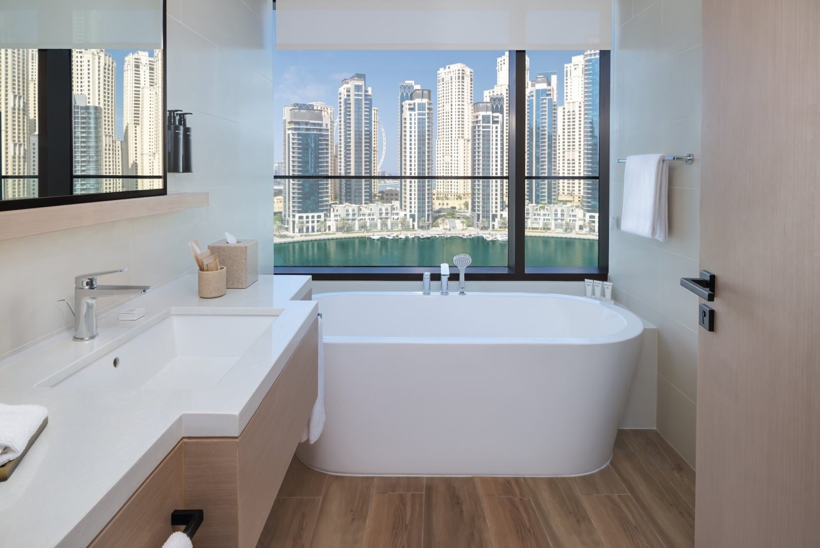 Vida Dubai Marina & Yacht Club