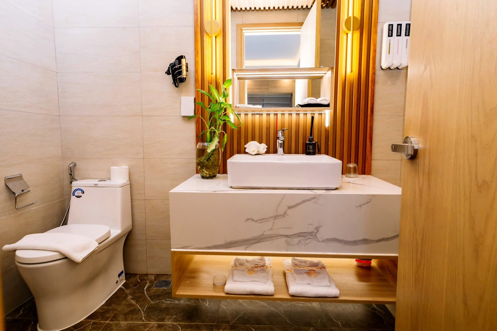 FLC Sear Tower Quy Nhon Condotel - Chang House