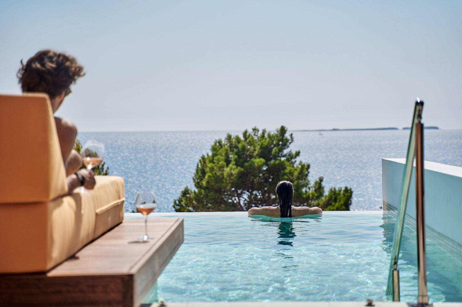 hotel white rocks