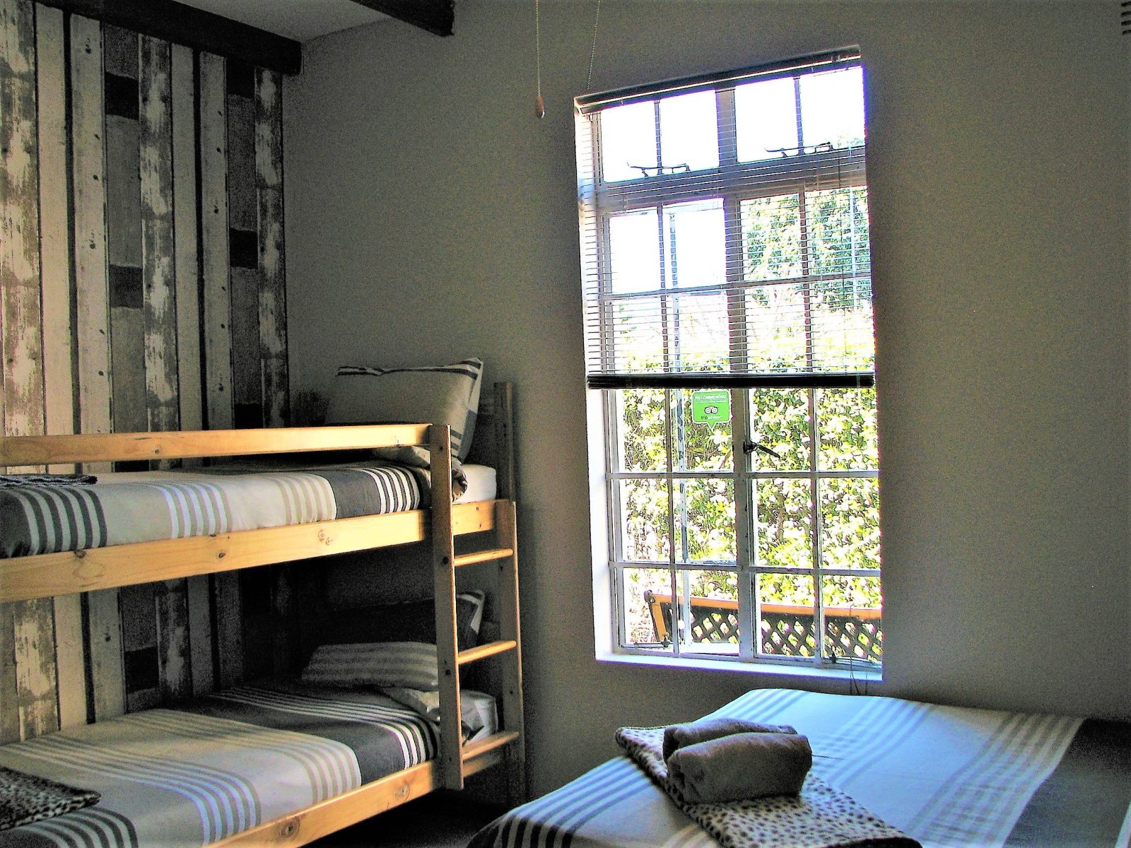 Jembjos Knysna Lodge & Backpackers