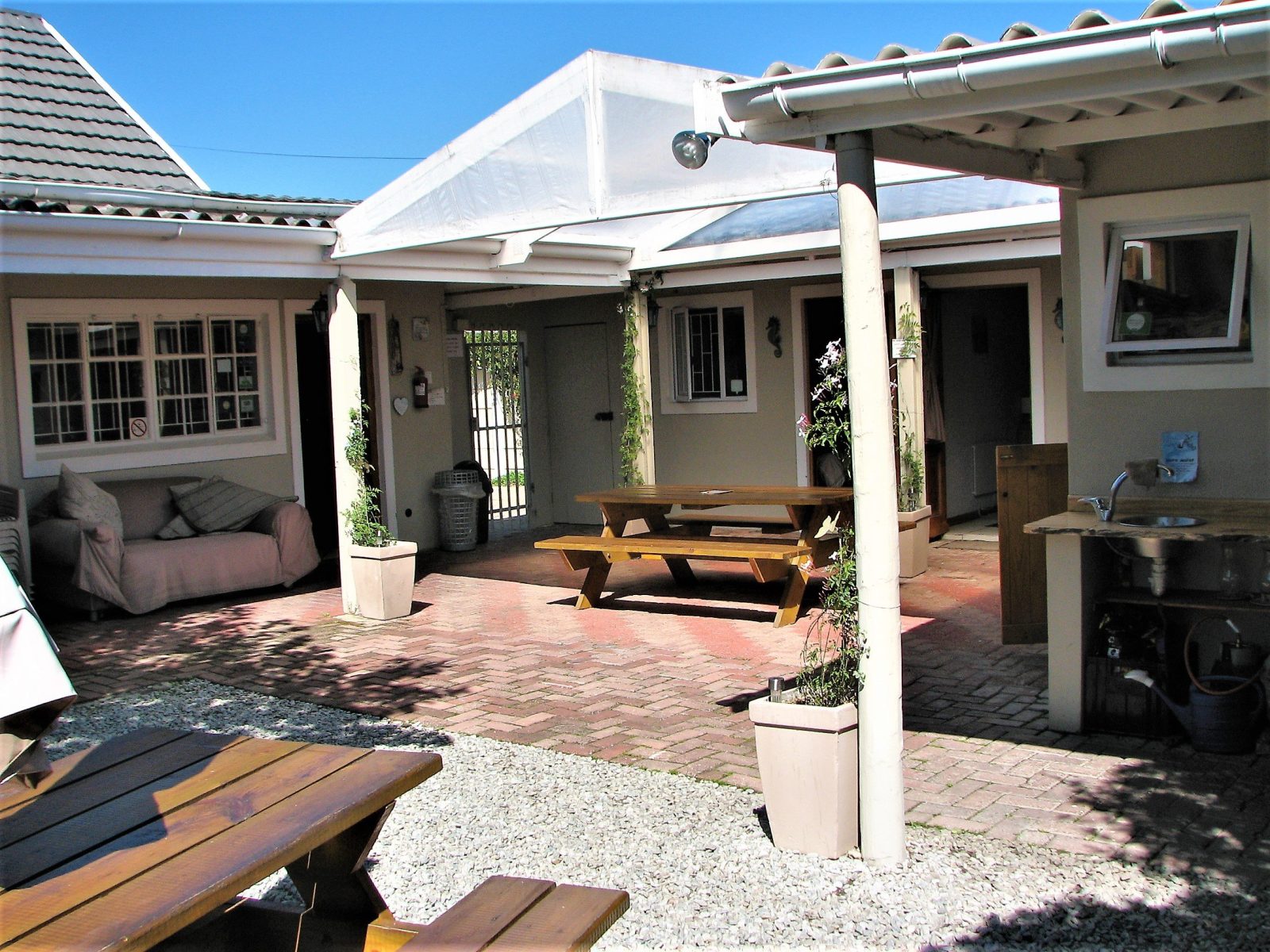 Jembjos Knysna Lodge & Backpackers