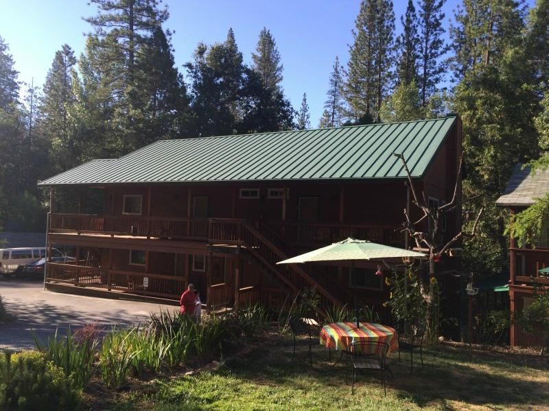 hotel yosemite riverside