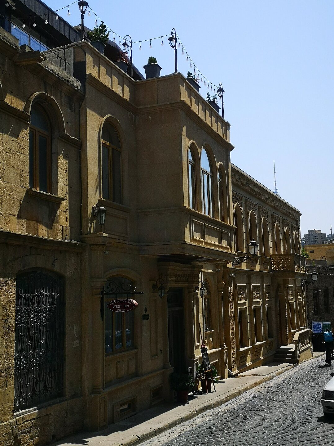West Inn Hotel Baku