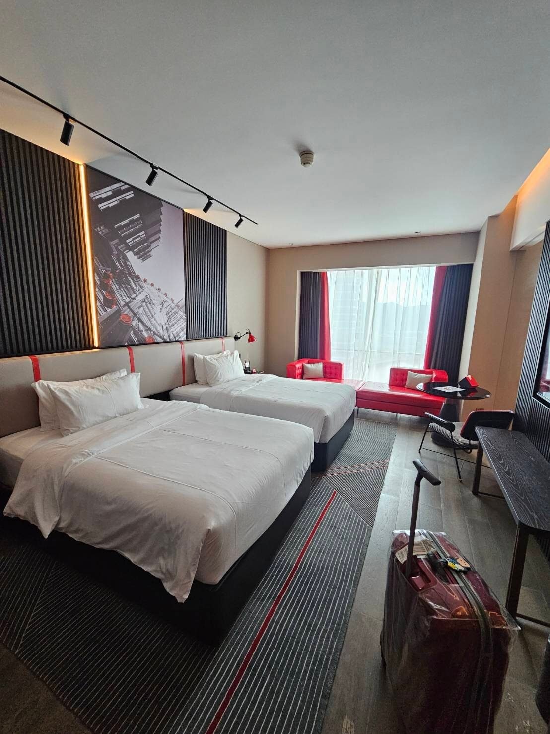 Radisson RED Hotel Zhuhai Gongbei Port