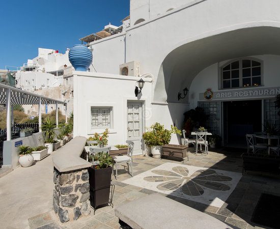 loucas hotel fira