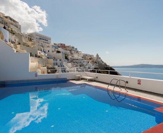 loucas hotel fira